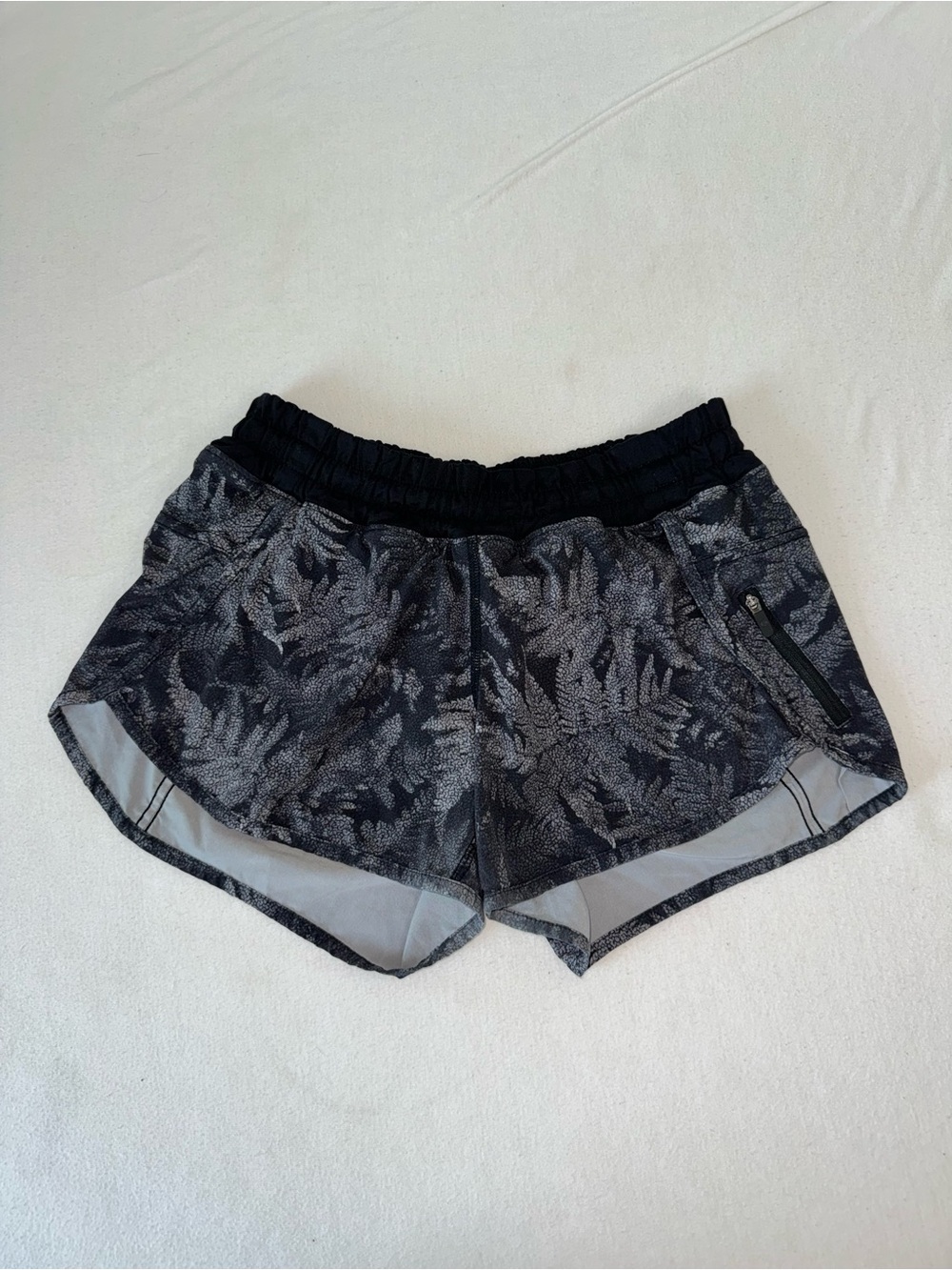 Lululemon Tracker Short IV (4-way Stretch 4")